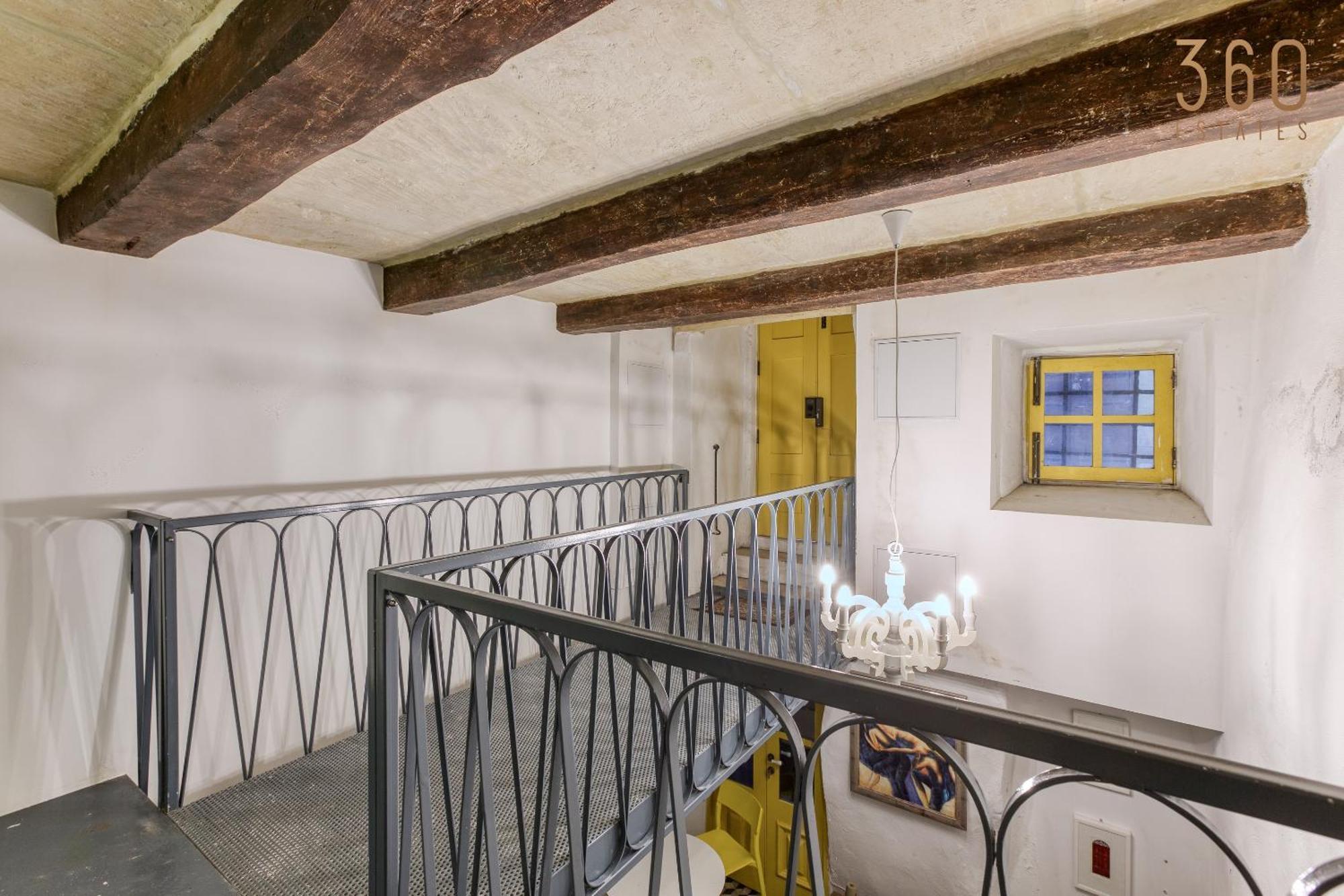 A Sensational 1br In Centre By 360 Estates